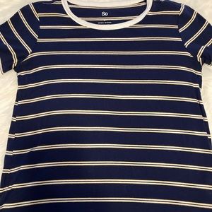 👚(bundle 4 items w/👚for $16) Striped top by So
